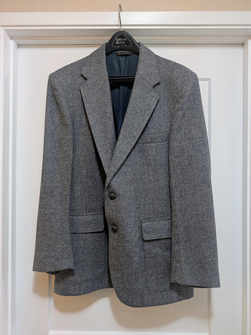 Men's Herringbone Sport Coat With Elbow Patches